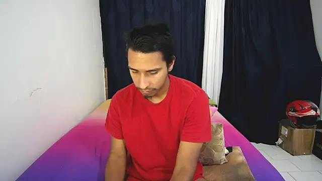 Snapshot of michaelhotbbc chatting on December 3, 2025, 2:52 am michaelhotbbc online show from December 3, 2025, 2:52 am