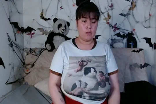 Snapshot of LennaTurnerr chatting on October 12, 2025, 12:20 am LennaTurnerr online show from October 12, 2025, 12:20 am