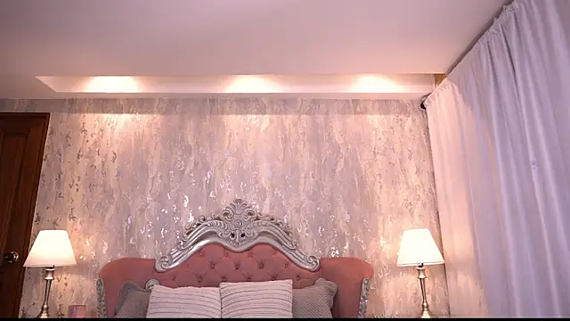 AngelineConnor online show from February 19, 2026, 12:17 am