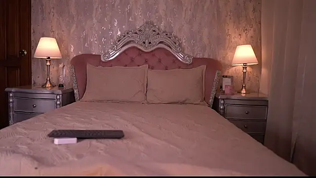 Snapshot of AngelineConnor chatting on May 15, 2026, 10:17 pm AngelineConnor online show from May 15, 2026, 10:17 pm
