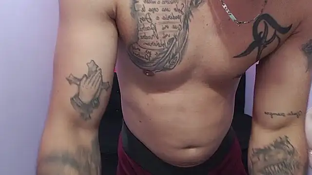 hugecocks hot online show from April 25, 2026, 1:08 am