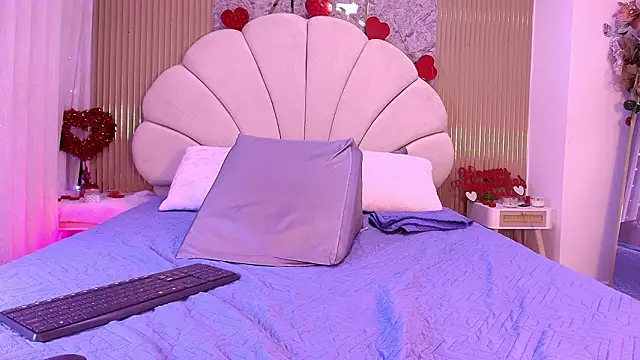 nata luna online show from February 5, 2026, 7:18 pm