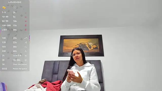 Snapshot of Vahiolet_smith chatting on July 6, 2026, 12:13 pm Vahiolet smith online show from July 6, 2026, 12:13 pm