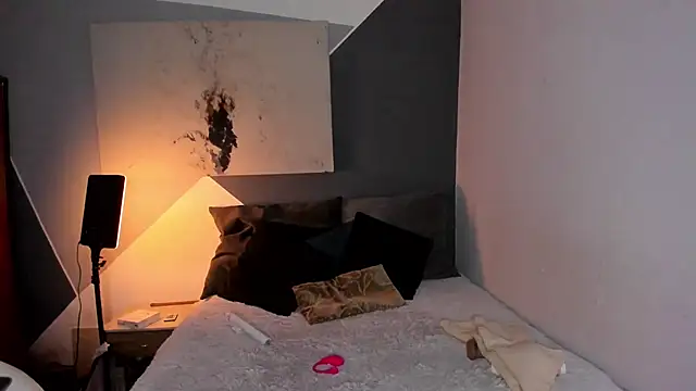 Miiaa wallace online show from March 28, 2026, 8:30 pm