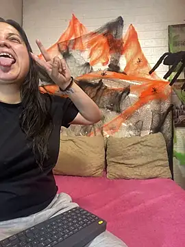 KataleyaStiward online show from October 28, 2025, 12:52 pm