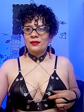 Snapshot of Daneshka_naughty chatting on March 11, 2025, 2:43 am Daneshka naughty online show from March 11, 2025, 2:43 am