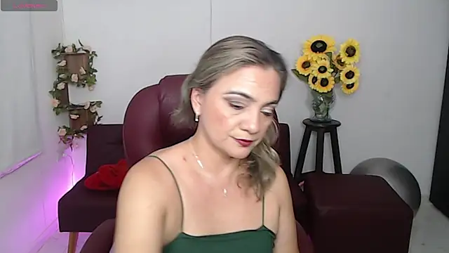 Ghada milf online show from March 18, 2026, 10:35 pm