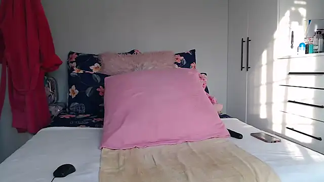 Amberbela online show from October 25, 2025, 3:58 am