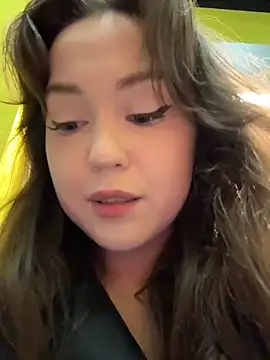 Snapshot of Peachy_Dream chatting on November 6, 2025, 6:09 pm Peachy Dream online show from November 6, 2025, 6:09 pm