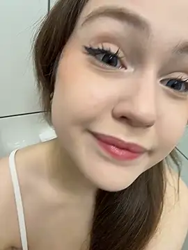 Snapshot of Peachy_Dream chatting on May 14, 2026, 8:48 pm Peachy Dream online show from May 14, 2026, 8:48 pm