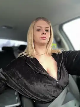 Love Bri online show from November 28, 2025, 10:29 am