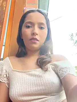 Penelope-Hot online show from November 10, 2025, 9:25 pm