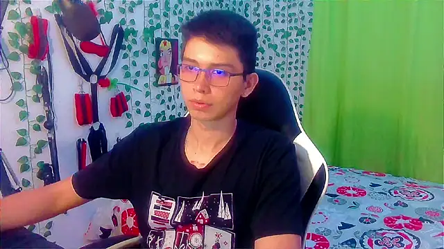 Snapshot of Andy_gray chatting on October 26, 2025, 12:49 am Andy gray online show from October 26, 2025, 12:49 am