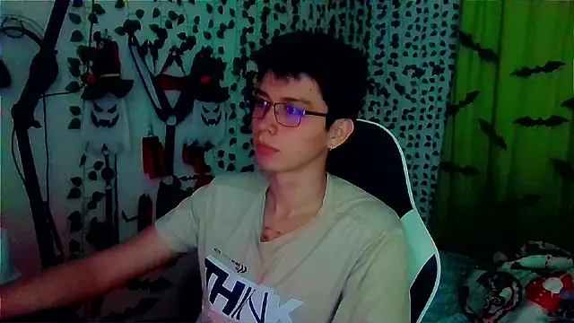 Snapshot of Andy_gray chatting on November 15, 2025, 12:34 pm Andy gray online show from November 15, 2025, 12:34 pm