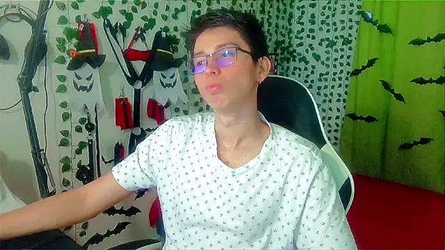 Snapshot of Andy_gray chatting on November 23, 2025, 12:05 pm Andy gray online show from November 23, 2025, 12:05 pm