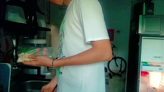 Snapshot of Andy_gray chatting on November 27, 2025, 11:01 am Andy gray online show from November 27, 2025, 11:01 am