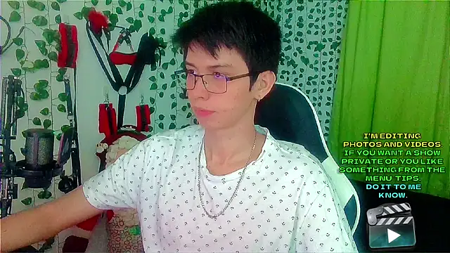 Snapshot of Andy_gray chatting on December 14, 2025, 12:43 pm Andy gray online show from December 14, 2025, 12:43 pm