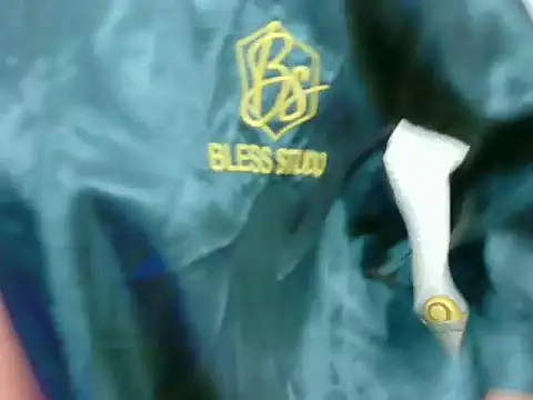 Snapshot of BellahColucci chatting on May 23, 2026, 12:20 pm BellahColucci online show from May 23, 2026, 12:20 pm