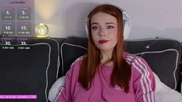 ValBae online show from November 12, 2025, 9:47 pm