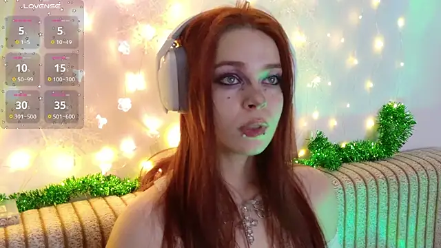 ValBae online show from December 15, 2025, 10:03 pm