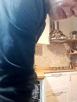 Snapshot of Frabox65 chatting on December 13, 2024, 6:10 am Frabox65 online show from December 13, 2024, 6:10 am