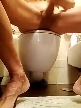 Snapshot of Frabox65 chatting on December 18, 2024, 8:03 pm Frabox65 online show from December 18, 2024, 8:03 pm