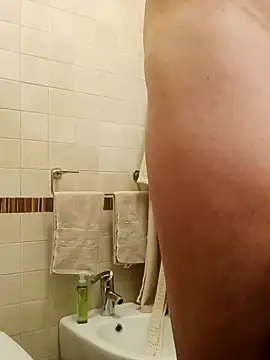 Snapshot of Frabox65 chatting on March 3, 2025, 11:56 pm Frabox65 online show from March 3, 2025, 11:56 pm