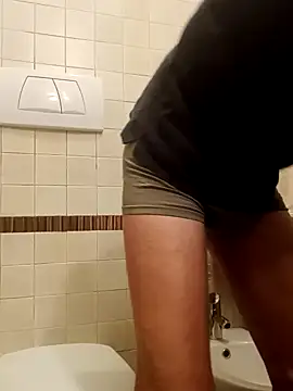 Snapshot of Frabox65 chatting on March 12, 2025, 11:44 pm Frabox65 online show from March 12, 2025, 11:44 pm