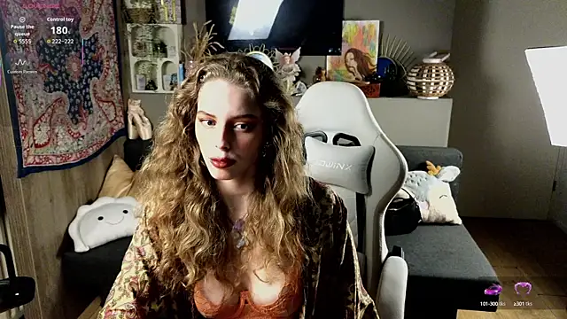 Snapshot of AyreenMoore chatting on September 22, 2025, 8:55 pm AyreenMoore online show from September 22, 2025, 8:55 pm