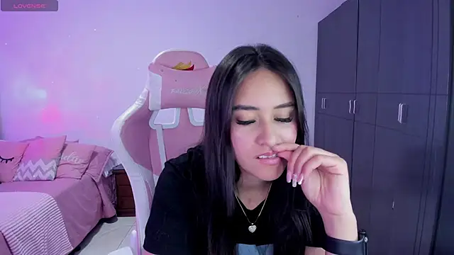 Tinylottie online show from October 30, 2025, 6:30 pm