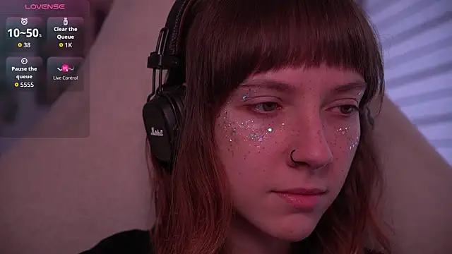 juliapie online show from September 17, 2025, 6:37 am