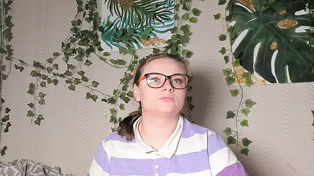 Seductive She Wolf online show from November 3, 2025, 3:24 pm