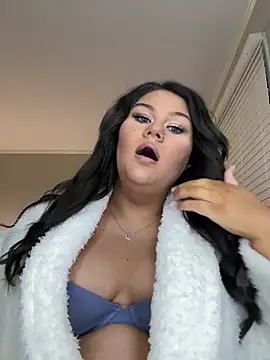 gracee2024 online show from December 26, 2024, 3:38 am