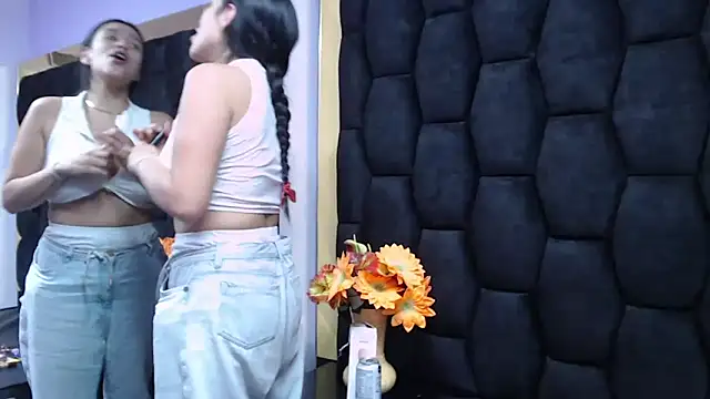 Snapshot of Sarah_Hornny chatting on January 10, 2025, 2:57 am Sarah Hornny online show from January 10, 2025, 2:57 am