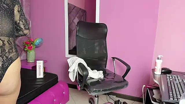 Snapshot of Sarah_Hornny chatting on March 8, 2025, 10:22 am Sarah Hornny online show from March 8, 2025, 10:22 am