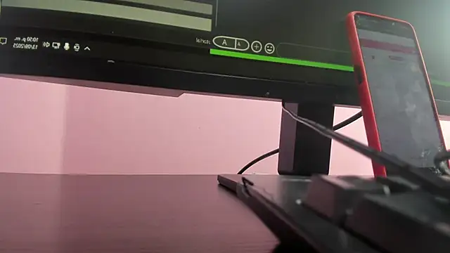 Snapshot of Sarah_Hornny chatting on September 14, 2025, 3:49 am Sarah Hornny online show from September 14, 2025, 3:49 am