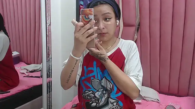 Snapshot of Sarah_Hornny chatting on September 21, 2025, 4:03 am Sarah Hornny online show from September 21, 2025, 4:03 am