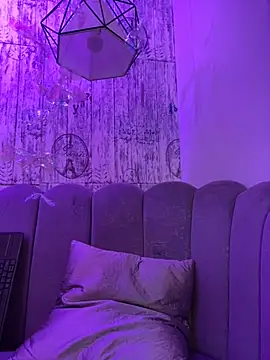 AbyThompson online show from November 12, 2025, 1:28 am