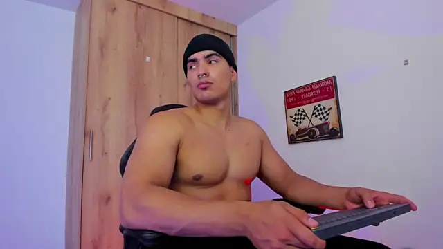 JamesGraay online show from December 3, 2024, 5:42 am