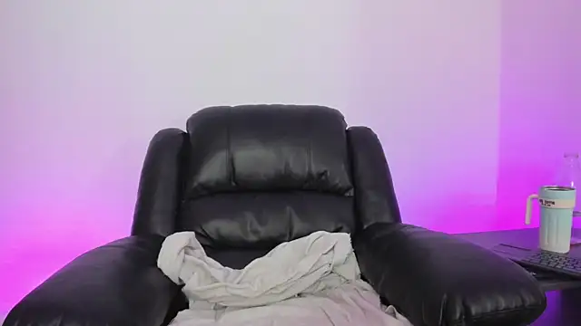 JamesGraay online show from January 10, 2025, 10:28 am