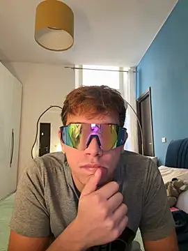 Snapshot of calleaaaa chatting on October 8, 2025, 11:52 am calleaaaa online show from October 8, 2025, 11:52 am