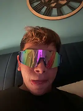 Snapshot of calleaaaa chatting on October 23, 2025, 10:14 am calleaaaa online show from October 23, 2025, 10:14 am