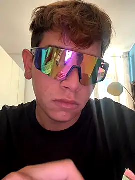 Snapshot of calleaaaa chatting on October 24, 2025, 9:17 am calleaaaa online show from October 24, 2025, 9:17 am