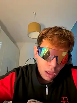 Snapshot of calleaaaa chatting on November 12, 2025, 2:28 pm calleaaaa online show from November 12, 2025, 2:28 pm