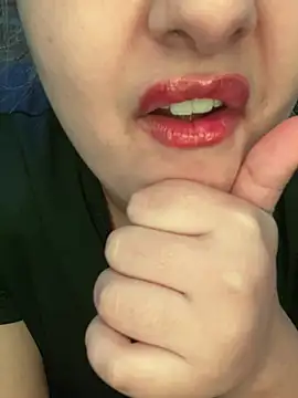 yassminsexy22 online show from February 13, 2026, 9:33 pm