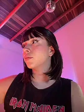 Snapshot of sweeet_peach chatting on May 12, 2026, 4:42 am sweeet peach online show from May 12, 2026, 4:42 am