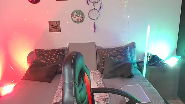 catalinamommyx online show from November 28, 2025, 1:41 am