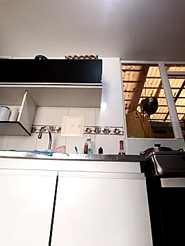 Bonny Klote online show from October 27, 2025, 2:43 pm