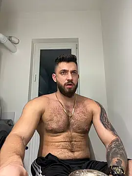 Snapshot of LoveIsBlind_ chatting on December 17, 2024, 9:27 pm LoveIsBlind  online show from December 17, 2024, 9:27 pm