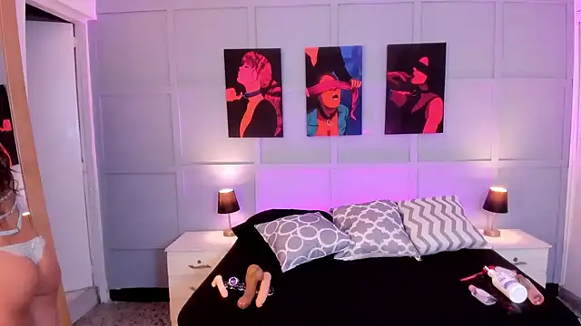 Elizabeth Santos online show from February 25, 2025, 8:51 pm